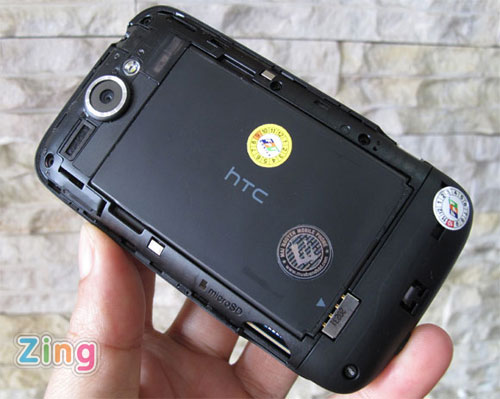 'Đập hộp' HTC Wildfire hàng chính hãng