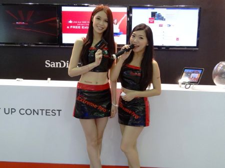 Gian hàng Sandisk.